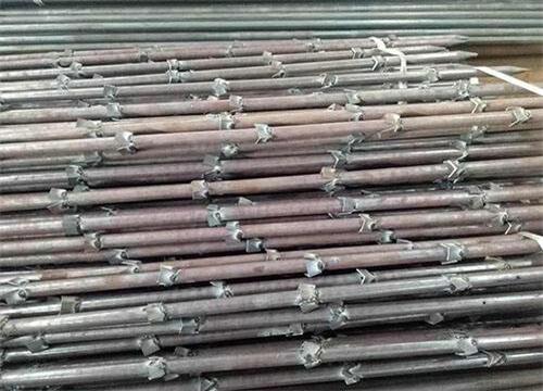 新津隧道钢花管